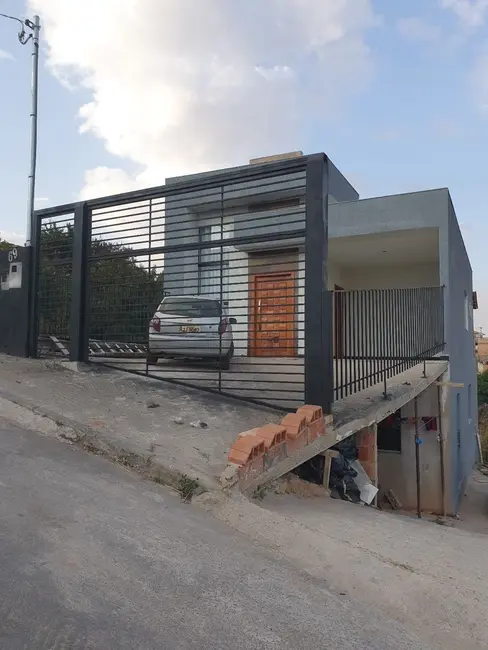 Foto 2 de Casa com 2 quartos à venda, 90m2 em Contagem - MG