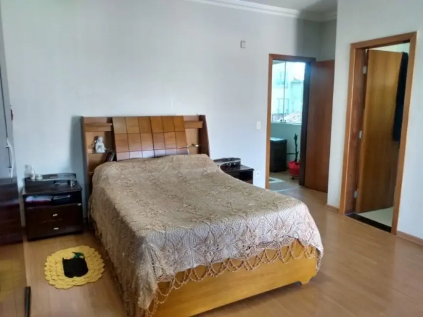 Casa com 4 quartos à venda, 330m2 em Contagem - MG - imagem 3 Foto 3 de Casa com 4 quartos à venda, 330m2 em Contagem - MG