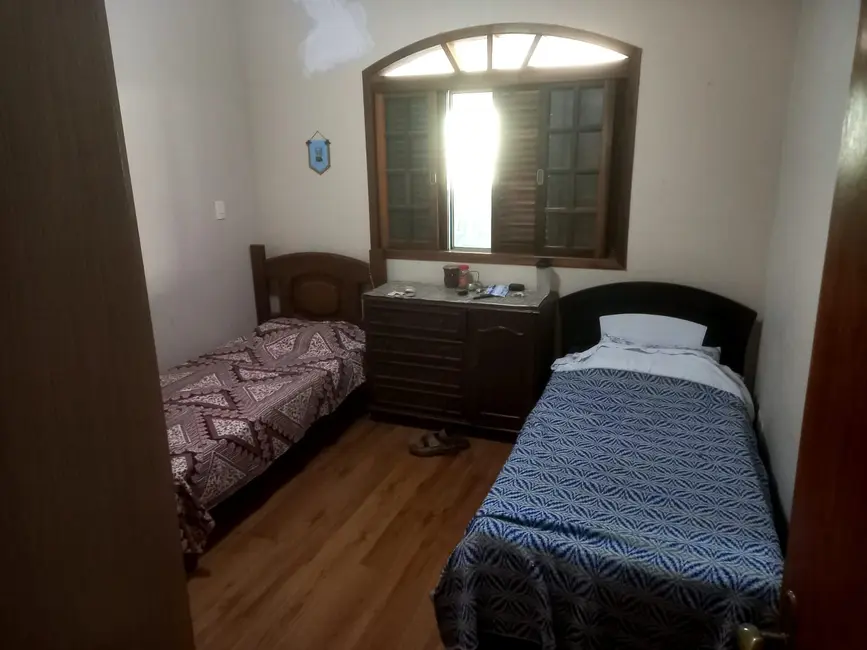Chácara com 4 quartos à venda, 300m2 em Ribeirao Das Neves - MG - imagem 8 Foto 8 de Chácara com 4 quartos à venda, 300m2 em Ribeirao Das Neves - MG