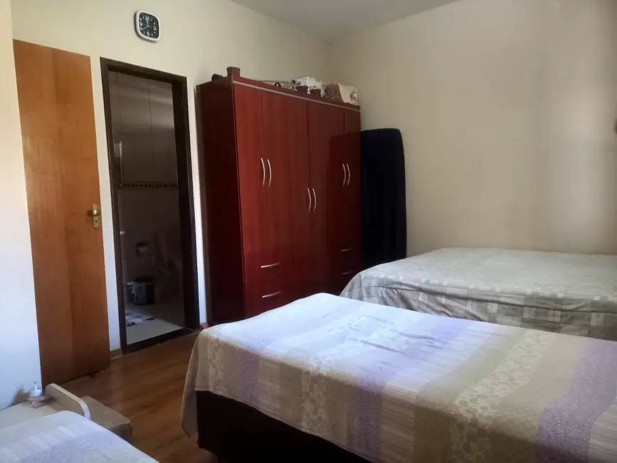 Chácara com 4 quartos à venda, 300m2 em Ribeirao Das Neves - MG - imagem 9 Foto 9 de Chácara com 4 quartos à venda, 300m2 em Ribeirao Das Neves - MG