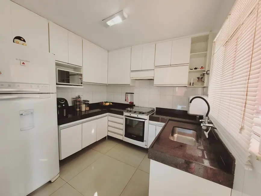 Casa com 3 quartos à venda, 200m2 em Nova Lima - MG - imagem 4 Foto 4 de Casa com 3 quartos à venda, 200m2 em Nova Lima - MG