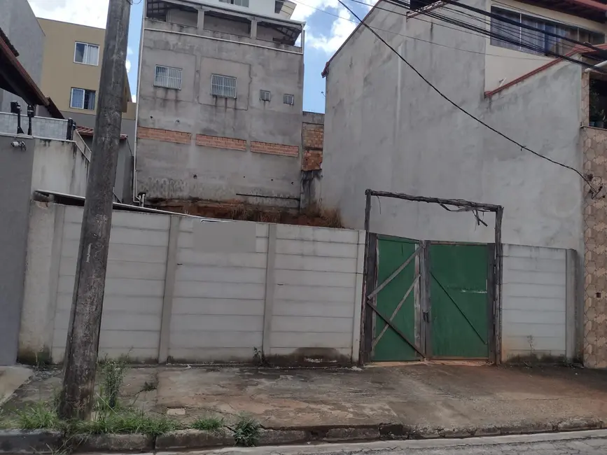 Foto 2 de Terreno / Lote à venda, 200m2 em Belo Horizonte - MG