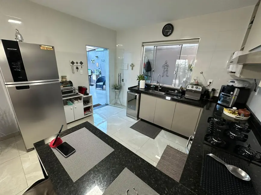 Foto 3 de Casa com 3 quartos à venda, 276m2 em Sarzedo - MG