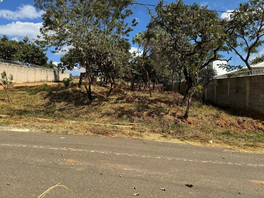 Foto 1 de Terreno / Lote à venda, 1000m2 em Lagoa Santa - MG