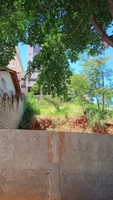 Foto 4 de Terreno / Lote à venda, 221m2 em Belo Horizonte - MG