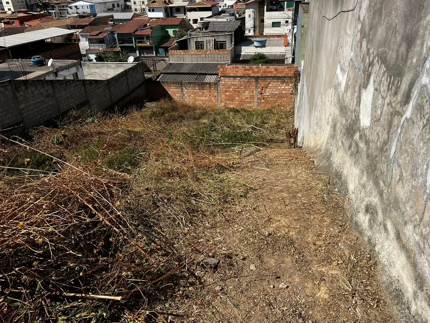 Foto 3 de Terreno / Lote à venda, 420m2 em Contagem - MG