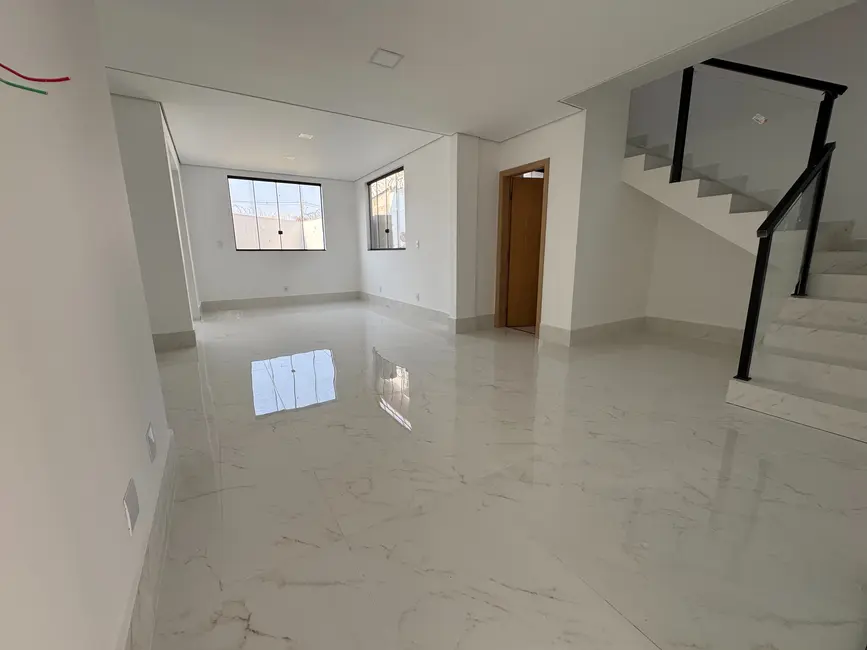 Foto 4 de Casa com 3 quartos à venda, 170m2 em Contagem - MG