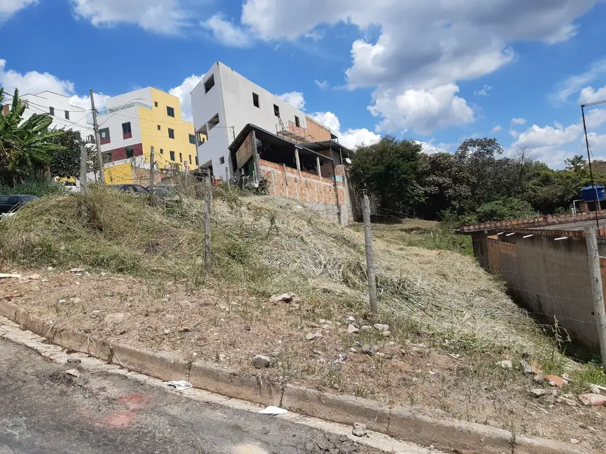Foto 1 de Terreno / Lote à venda, 495m2 em Ibirite - MG