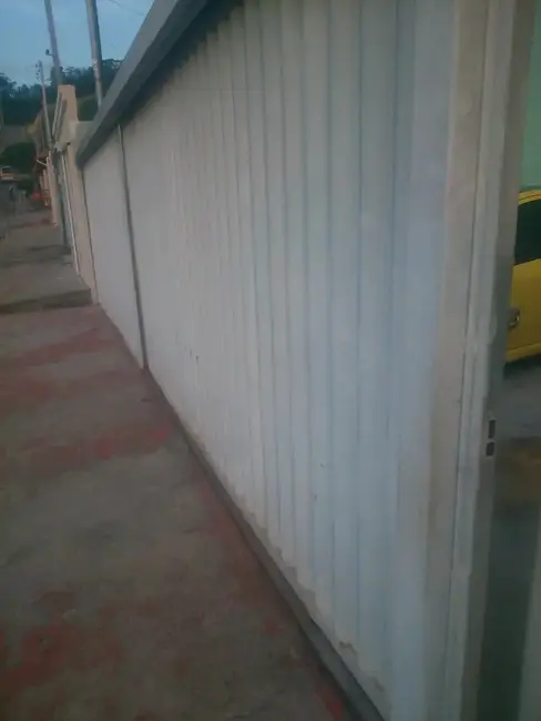 Foto 1 de Casa com 2 quartos à venda, 60m2 em Ibirite - MG