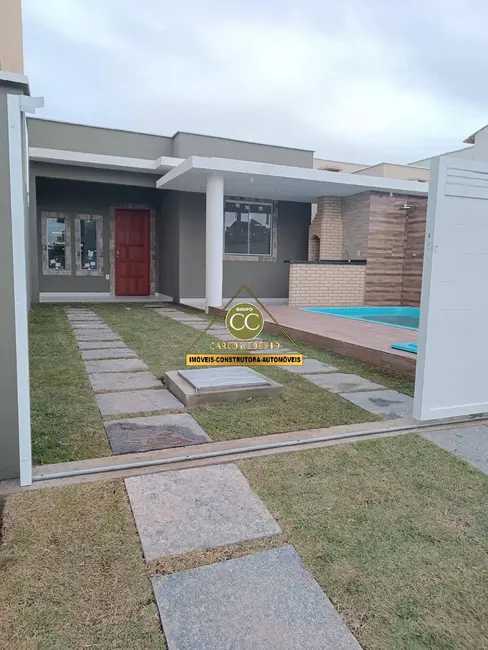 Casa com 2 quartos à venda em Cabo Frio - RJ - imagem 4 Foto 4 de Casa com 2 quartos à venda em Cabo Frio - RJ