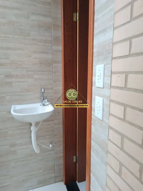 Casa com 2 quartos à venda em Cabo Frio - RJ - imagem 5 Foto 5 de Casa com 2 quartos à venda em Cabo Frio - RJ