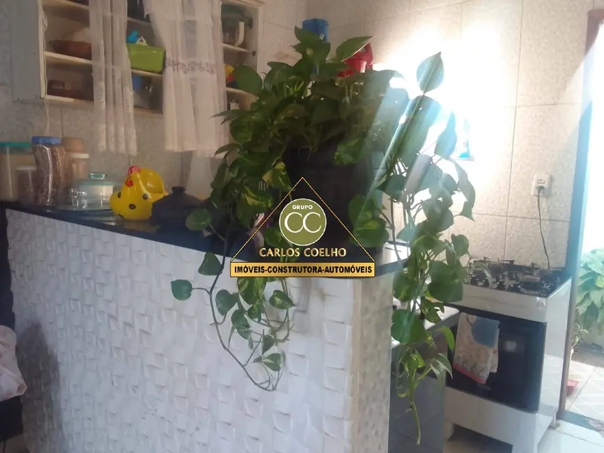 Casa com 2 quartos à venda em Cabo Frio - RJ - imagem 8 Foto 8 de Casa com 2 quartos à venda em Cabo Frio - RJ