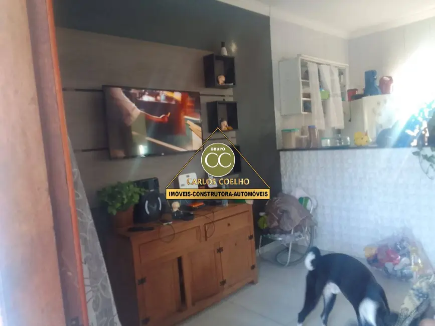 Casa com 2 quartos à venda em Cabo Frio - RJ - imagem 5 Foto 5 de Casa com 2 quartos à venda em Cabo Frio - RJ