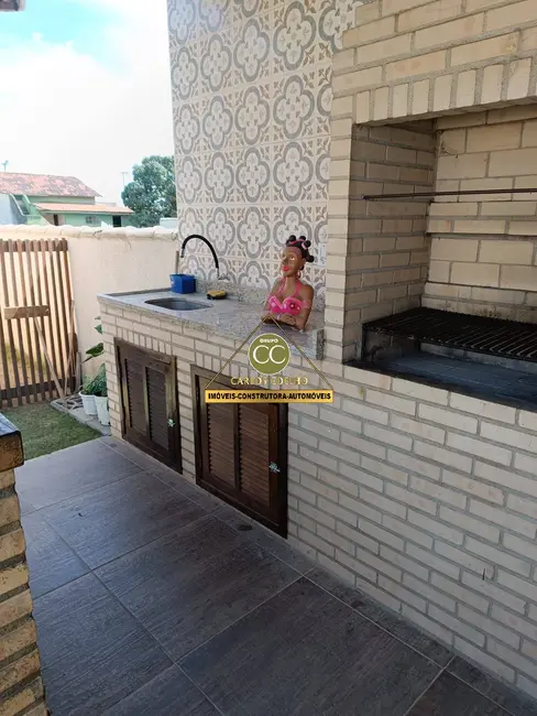 Casa com 3 quartos à venda em Cabo Frio - RJ - imagem 9 Foto 9 de Casa com 3 quartos à venda em Cabo Frio - RJ
