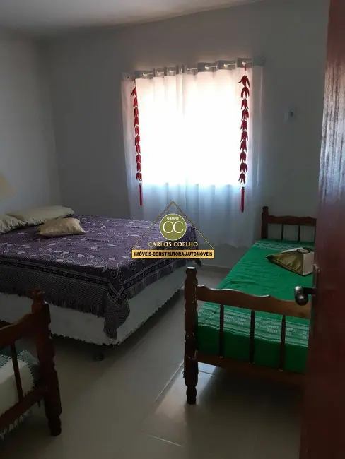 Casa com 2 quartos à venda em Cabo Frio - RJ - imagem 4 Foto 4 de Casa com 2 quartos à venda em Cabo Frio - RJ