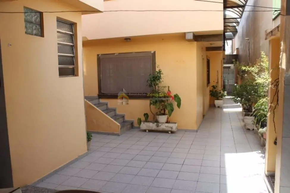 Sobrado com 3 quartos à venda, 235m2 em Vila Ré, São Paulo - SP - imagem 6 Foto 6 de Sobrado com 3 quartos à venda, 235m2 em Vila Ré, São Paulo - SP