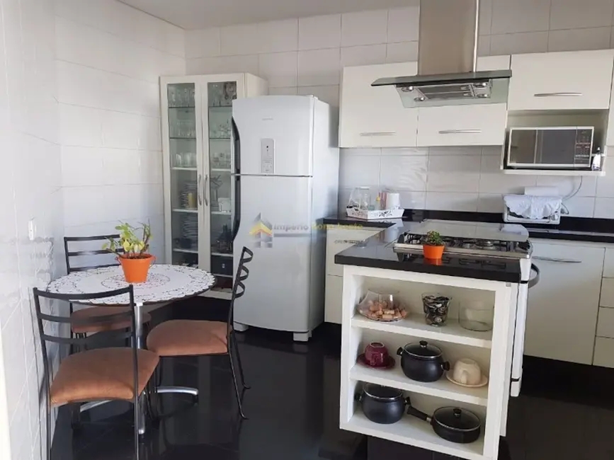 Foto 5 de Casa com 4 quartos à venda, 585m2 em Perobal, Aruja - SP