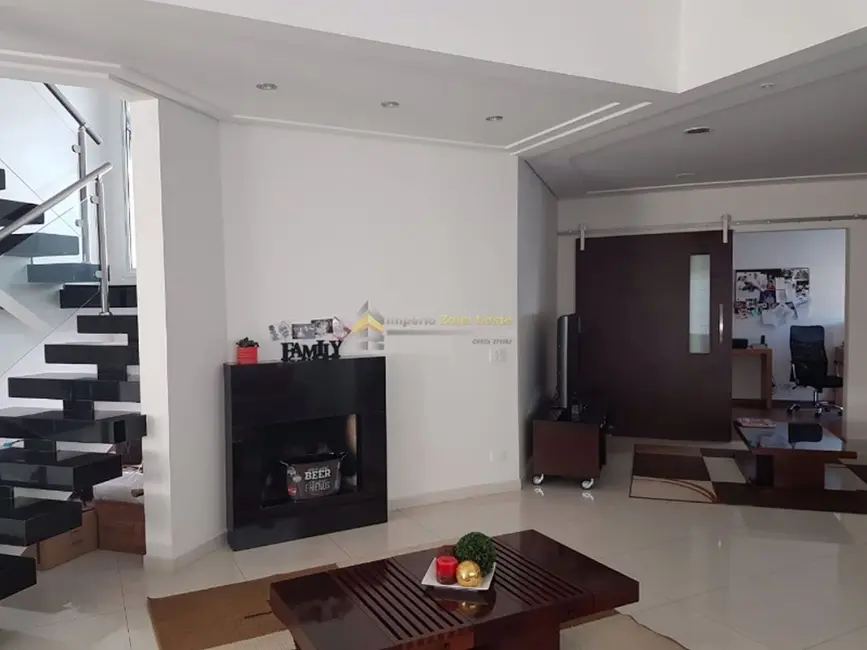 Foto 3 de Casa com 4 quartos à venda, 585m2 em Perobal, Aruja - SP