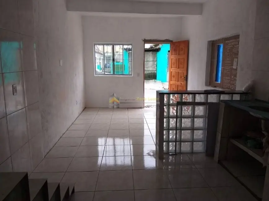 Foto 2 de Sobrado com 2 quartos para alugar, 70m2 em Vila Araguaia, São Paulo - SP