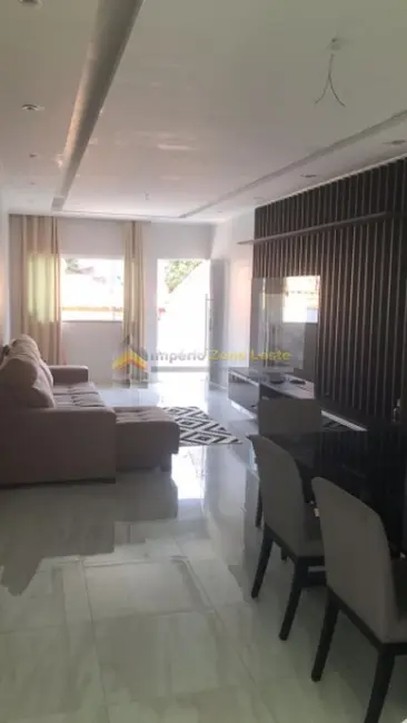 Sobrado com 3 quartos à venda, 200m2 em Vila Santana, São Paulo - SP - imagem 1 Foto 1 de Sobrado com 3 quartos à venda, 200m2 em Vila Santana, São Paulo - SP