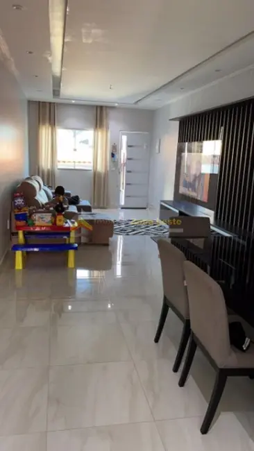 Sobrado com 3 quartos à venda, 200m2 em Vila Santana, São Paulo - SP - imagem 2 Foto 2 de Sobrado com 3 quartos à venda, 200m2 em Vila Santana, São Paulo - SP