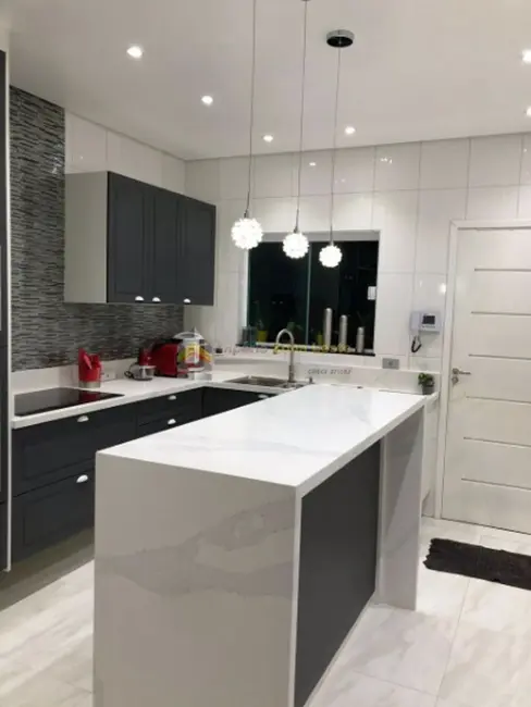 Sobrado com 3 quartos à venda, 200m2 em Vila Santana, São Paulo - SP - imagem 3 Foto 3 de Sobrado com 3 quartos à venda, 200m2 em Vila Santana, São Paulo - SP