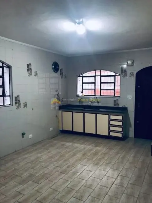 Sobrado com 3 quartos para alugar, 230m2 em Vila Matilde, São Paulo - SP - imagem 6 Foto 6 de Sobrado com 3 quartos para alugar, 230m2 em Vila Matilde, São Paulo - SP