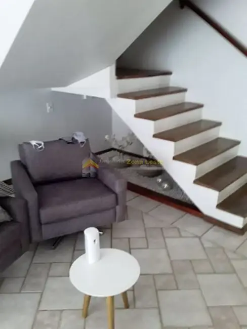 Sobrado com 3 quartos à venda, 223m2 em Vila Antonieta, São Paulo - SP - imagem 3 Foto 3 de Sobrado com 3 quartos à venda, 223m2 em Vila Antonieta, São Paulo - SP