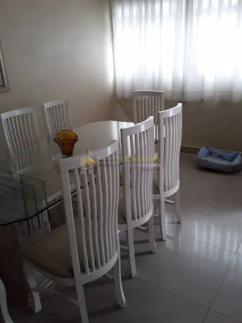 Sobrado com 3 quartos à venda, 223m2 em Vila Antonieta, São Paulo - SP - imagem 4 Foto 4 de Sobrado com 3 quartos à venda, 223m2 em Vila Antonieta, São Paulo - SP