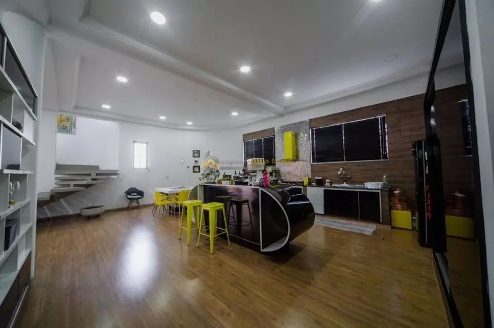 Sobrado com 2 quartos à venda, 200m2 em Jardim Hercilia, São Paulo - SP - imagem 4 Foto 4 de Sobrado com 2 quartos à venda, 200m2 em Jardim Hercilia, São Paulo - SP