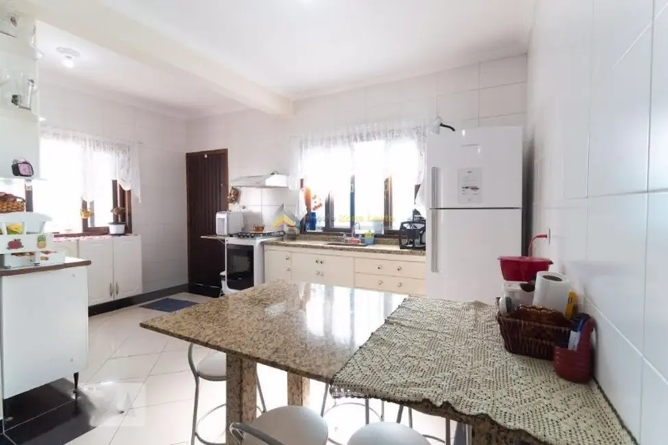 Foto 4 de Sobrado com 4 quartos para alugar, 230m2 em Jardim Belém, São Paulo - SP