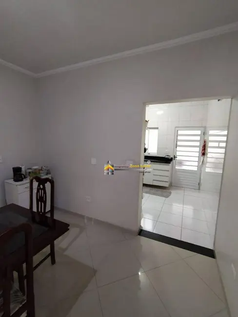 Sobrado com 3 quartos à venda, 240m2 em Vila Nhocune, São Paulo - SP - imagem 5 Foto 5 de Sobrado com 3 quartos à venda, 240m2 em Vila Nhocune, São Paulo - SP