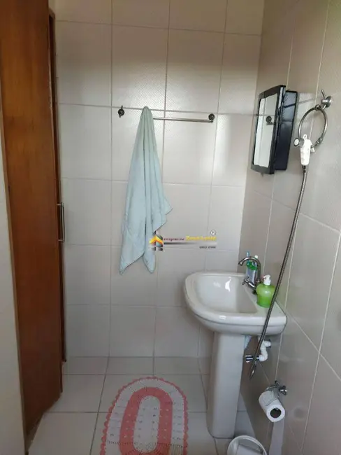 Sobrado com 3 quartos à venda, 240m2 em Vila Nhocune, São Paulo - SP - imagem 9 Foto 9 de Sobrado com 3 quartos à venda, 240m2 em Vila Nhocune, São Paulo - SP