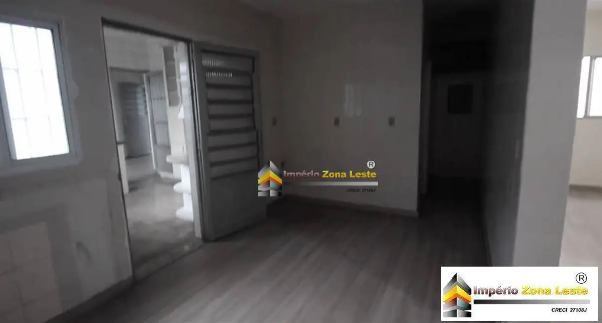 Foto 3 de Casa com 3 quartos para alugar, 220m2 em Vila Carmosina, São Paulo - SP