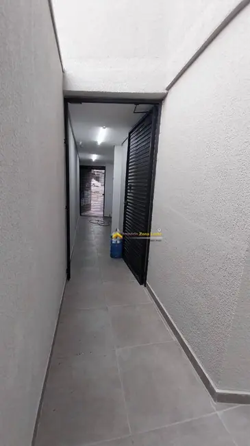 Foto 3 de Apartamento com 2 quartos para alugar, 39m2 em Vila Dalila, São Paulo - SP