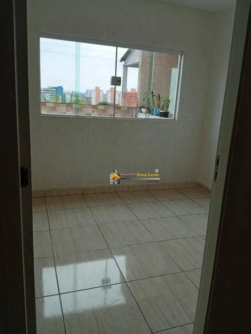 Foto 2 de Casa com 2 quartos para alugar, 120m2 em Vila Carmosina, São Paulo - SP