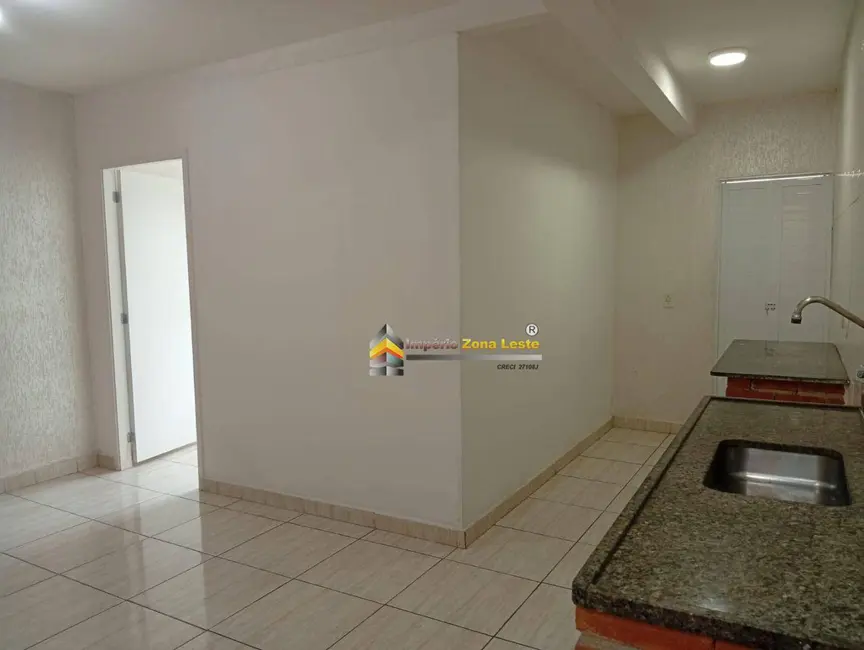 Foto 4 de Casa com 2 quartos para alugar, 120m2 em Vila Carmosina, São Paulo - SP