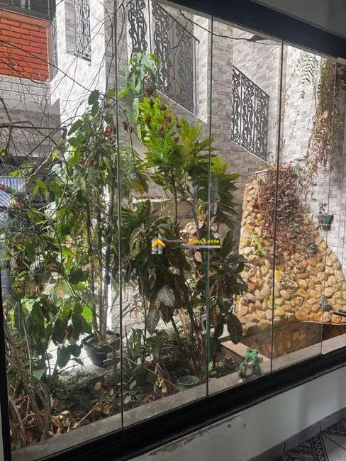 Sobrado com 3 quartos à venda, 300m2 em Vila Ré, São Paulo - SP - imagem 6 Foto 6 de Sobrado com 3 quartos à venda, 300m2 em Vila Ré, São Paulo - SP