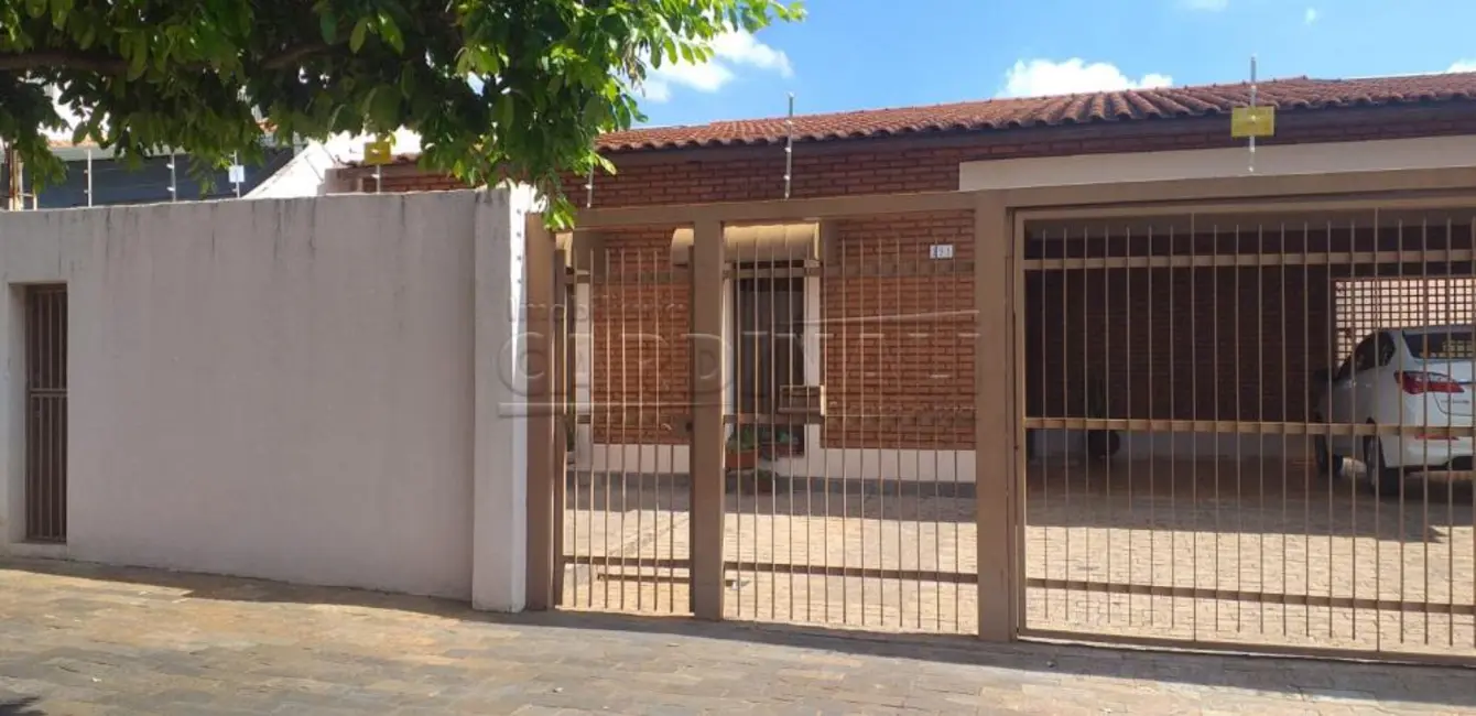 Foto 1 de Casa com 3 quartos à venda, 263m2 em Araraquara - SP