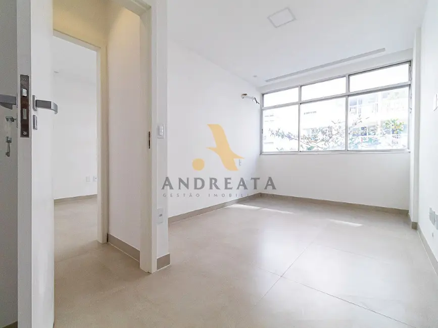 Apartamento com 4 quartos à venda, 155m2 em Lagoa, Rio De Janeiro - RJ - imagem 5 Foto 5 de Apartamento com 4 quartos à venda, 155m2 em Lagoa, Rio De Janeiro - RJ