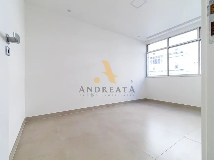 Apartamento com 4 quartos à venda, 155m2 em Lagoa, Rio De Janeiro - RJ - imagem 8 Foto 8 de Apartamento com 4 quartos à venda, 155m2 em Lagoa, Rio De Janeiro - RJ