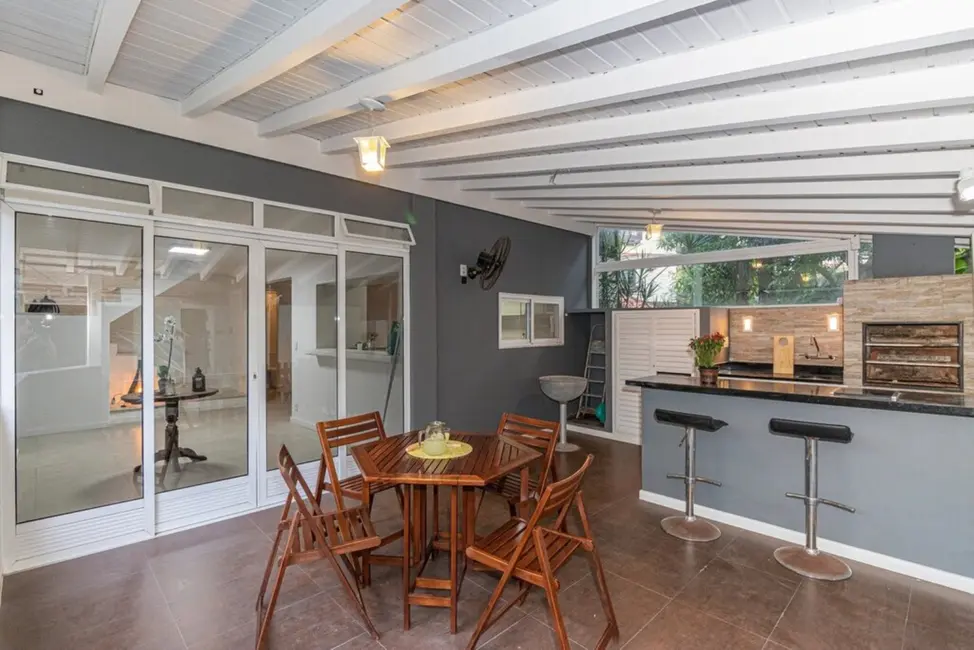 Casa com 5 quartos à venda, 170m2 em Barra da Tijuca, Rio De Janeiro - RJ - imagem 9 Foto 9 de Casa com 5 quartos à venda, 170m2 em Barra da Tijuca, Rio De Janeiro - RJ