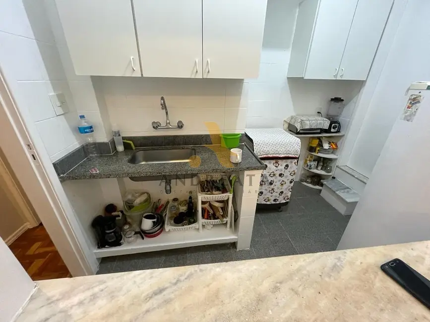 Apartamento com 2 quartos à venda, 54m2 em Copacabana, Rio De Janeiro - RJ - imagem 8 Foto 8 de Apartamento com 2 quartos à venda, 54m2 em Copacabana, Rio De Janeiro - RJ