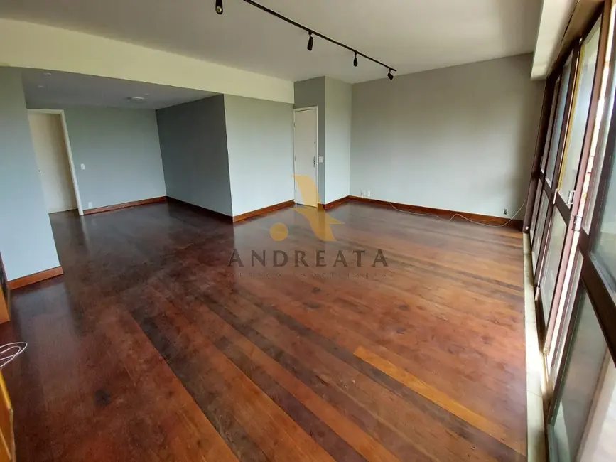 Apartamento com 4 quartos à venda, 180m2 em Barra da Tijuca, Rio De Janeiro - RJ - imagem 1 Foto 1 de Apartamento com 4 quartos à venda, 180m2 em Barra da Tijuca, Rio De Janeiro - RJ