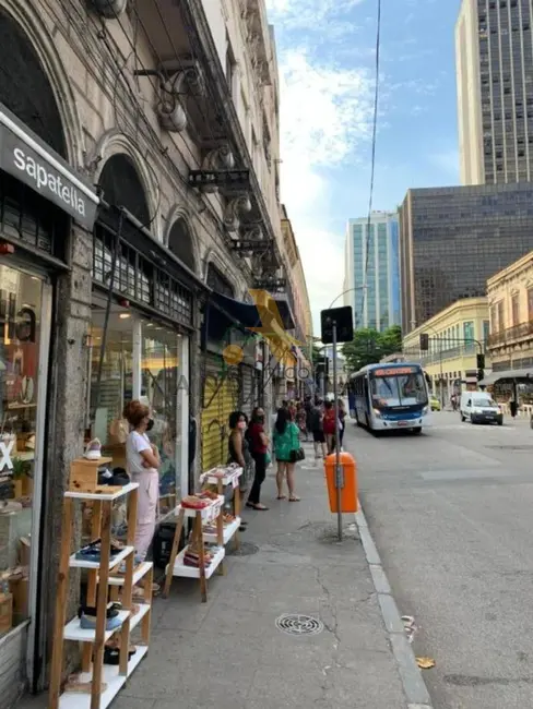 Loja para alugar, 96m2 em Centro, Rio De Janeiro - RJ - imagem 1 Foto 1 de Loja para alugar, 96m2 em Centro, Rio De Janeiro - RJ