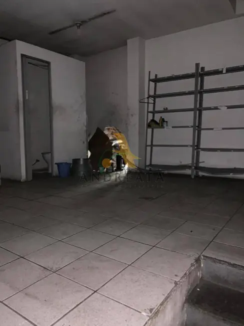 Loja para alugar, 96m2 em Centro, Rio De Janeiro - RJ - imagem 2 Foto 2 de Loja para alugar, 96m2 em Centro, Rio De Janeiro - RJ