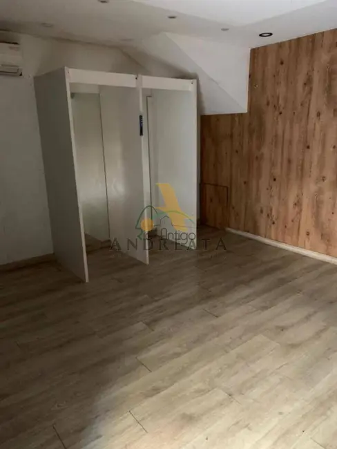 Loja para alugar, 96m2 em Centro, Rio De Janeiro - RJ - imagem 5 Foto 5 de Loja para alugar, 96m2 em Centro, Rio De Janeiro - RJ