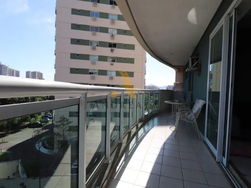 Apartamento com 3 quartos à venda, 112m2 em Barra da Tijuca, Rio De Janeiro - RJ - imagem 4 Foto 4 de Apartamento com 3 quartos à venda, 112m2 em Barra da Tijuca, Rio De Janeiro - RJ