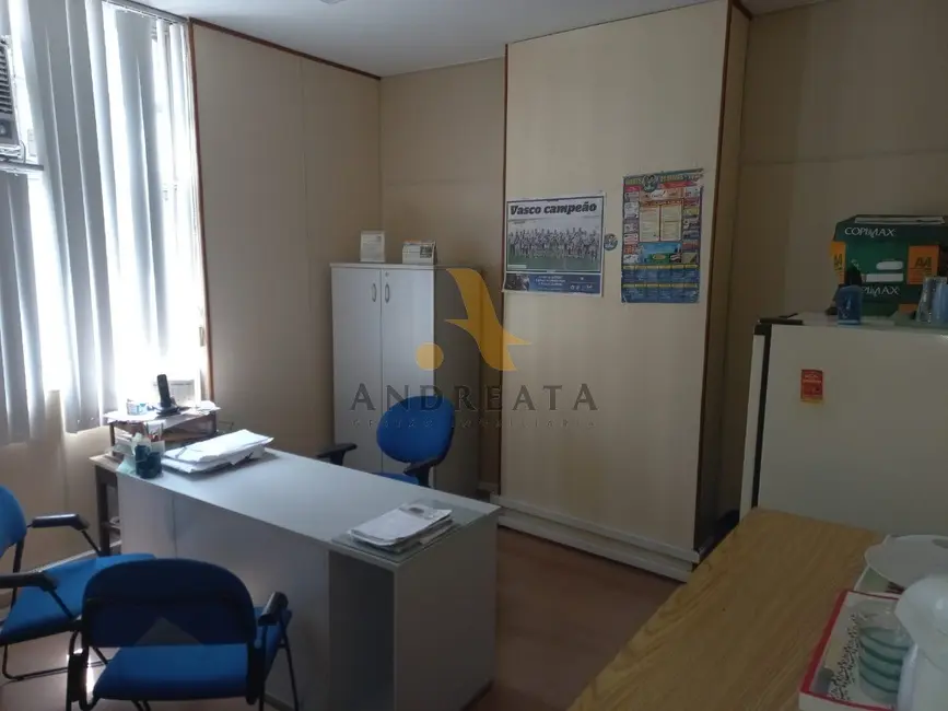 Sala Comercial para alugar, 228m2 em Centro, Rio De Janeiro - RJ - imagem 4 Foto 4 de Sala Comercial para alugar, 228m2 em Centro, Rio De Janeiro - RJ