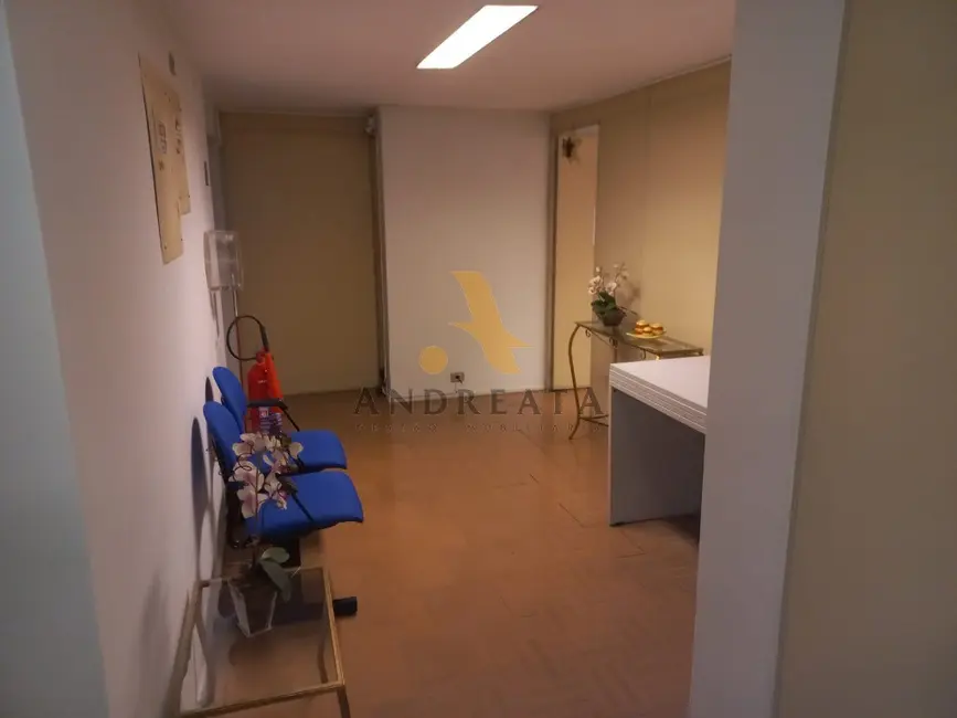 Sala Comercial para alugar, 228m2 em Centro, Rio De Janeiro - RJ - imagem 8 Foto 8 de Sala Comercial para alugar, 228m2 em Centro, Rio De Janeiro - RJ